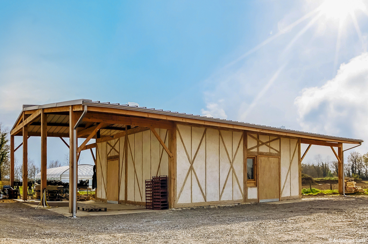 bâtiment de stockage maraicher écologique en bois et matériaux biosourcés