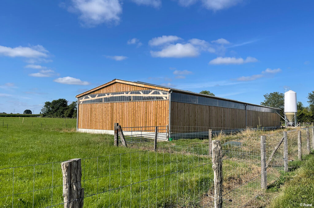 Bâtiment en bois d'élevage porcin