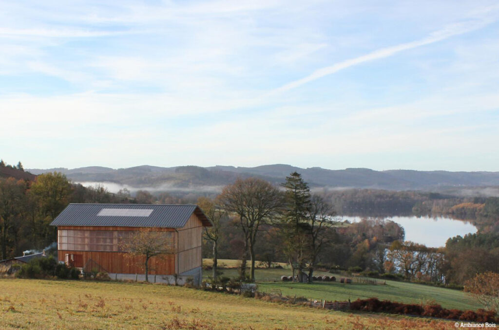 Hangar agricole et habitation en bois