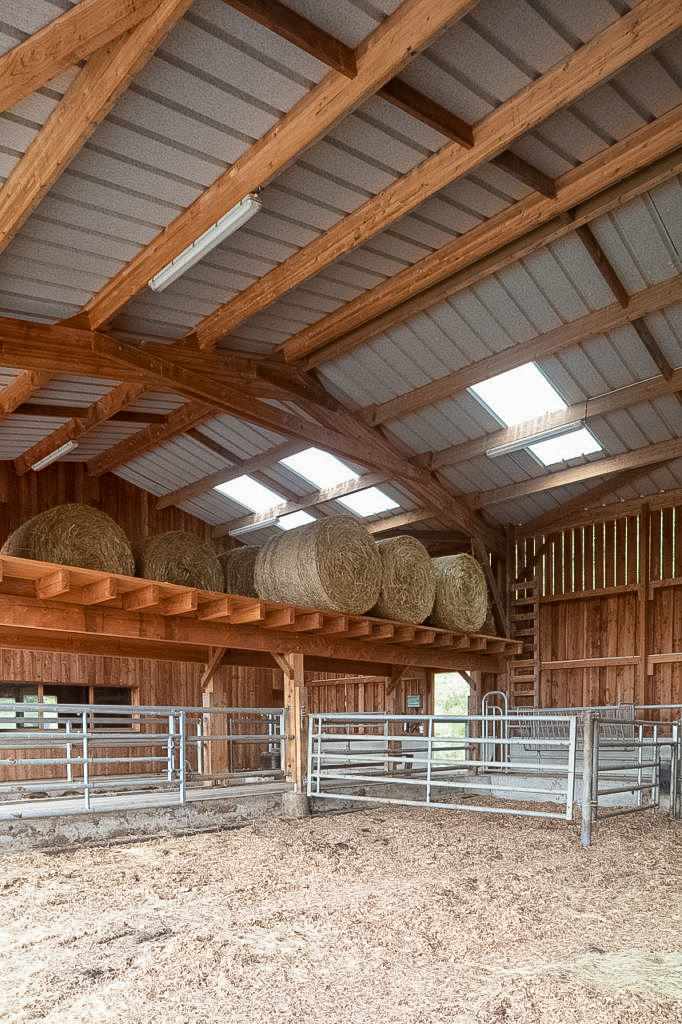 GAEC Vidaillat bâtiment agricole multifonctions en bois